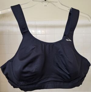 Brooks black sports bra size 38C Very good condition
